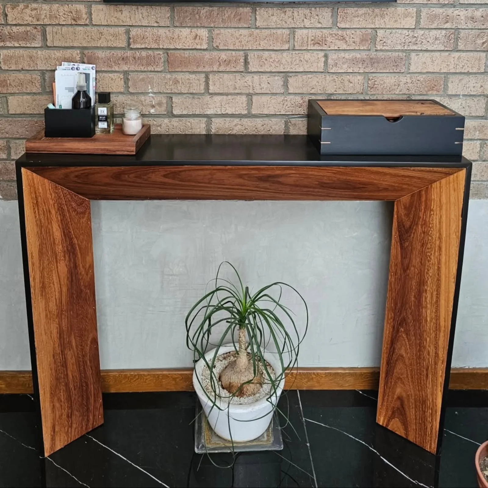 Consola de madera maciza para recibidor